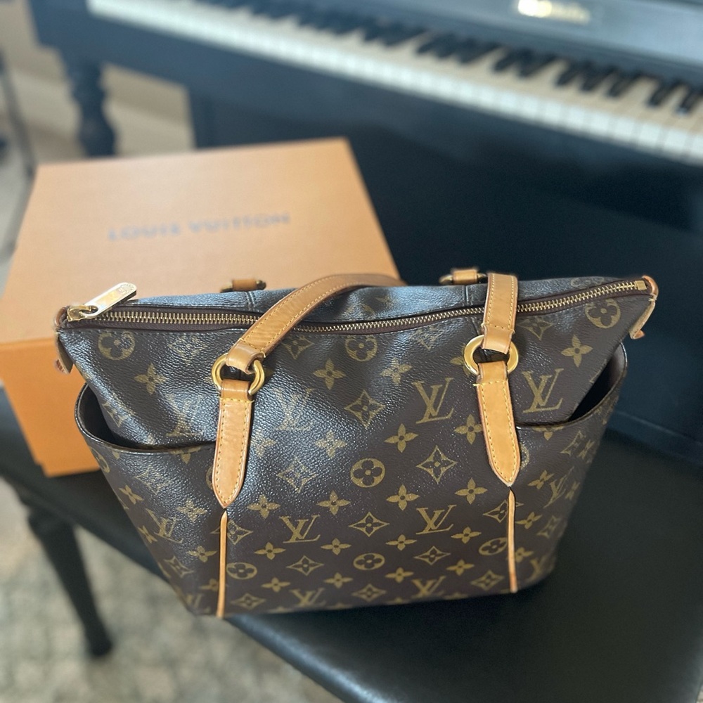 Louis Vuitton Monogram Totally PM